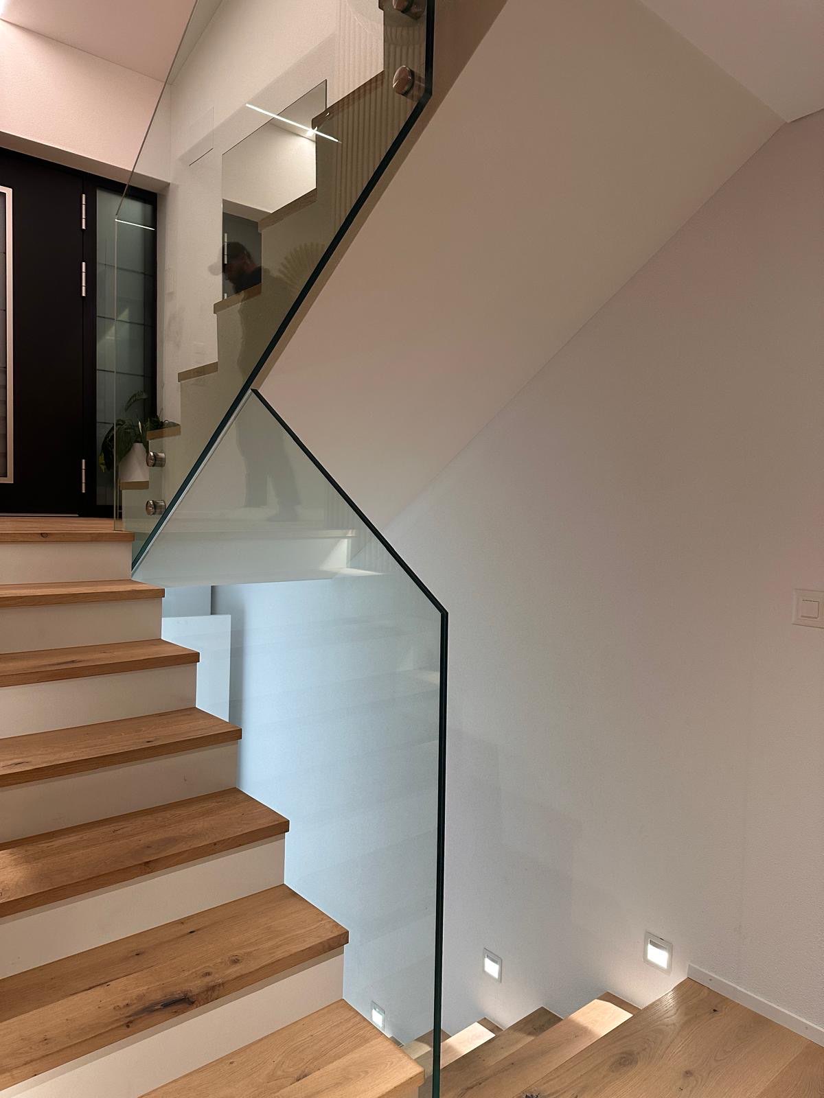 6d09a9a1-eab6-4e81-8668-c2a3045ec77c